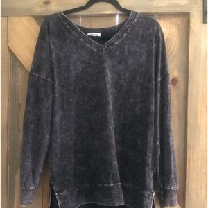 Zenana sweatshirt lower in back than the front. Size large